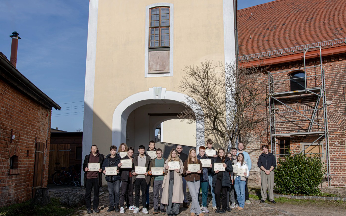 Čačanski srednjoškolci osvajaju digitalnu budućnost: Uspešan završetak Erasmus+ projekta u Lajpcigu 4 Tehnicka 4