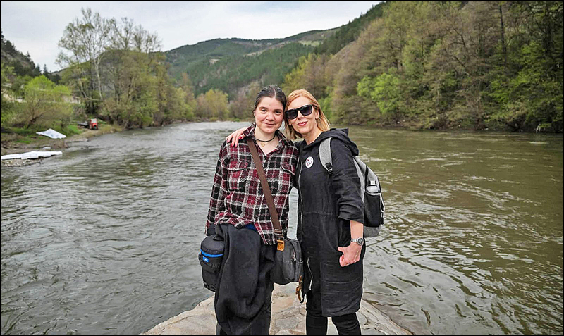 Zoricu su šutirali u stomak, ima bolove, oteli su joj foto-apatat - njen hleb, njeno sve 1 Zoricai Zorica