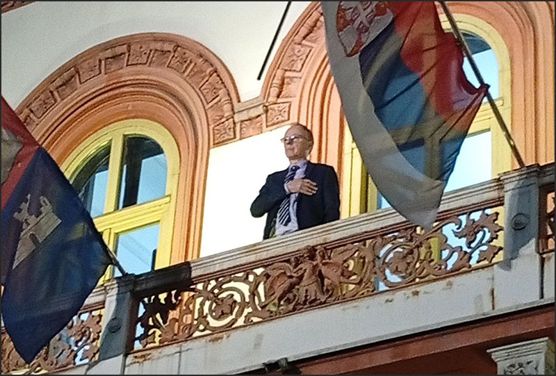 rektor na balkonu