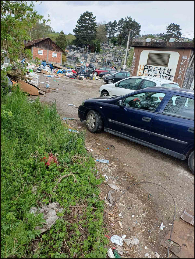 I u Atenici divlja deponija 2 Atenica smece 2