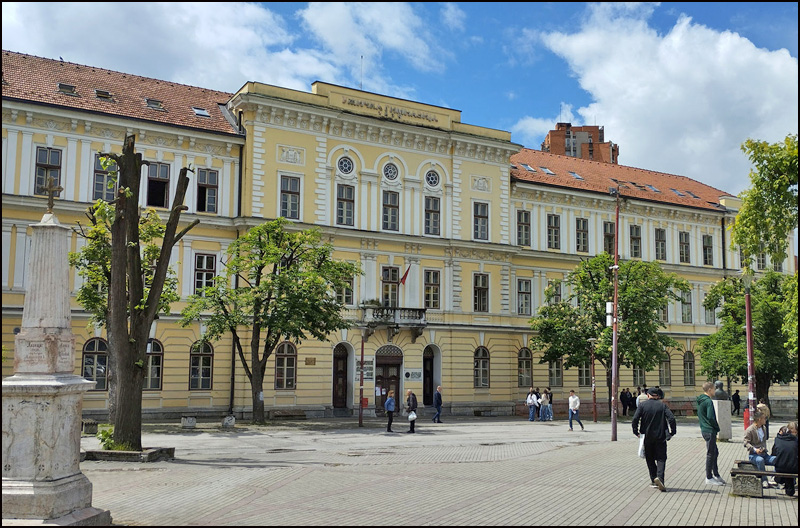 Nacionalni humanitarni sajam knjiga 1 Uzicka gimnazija Foto Nenad Kovacevic