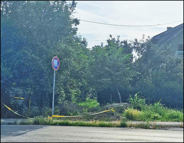 Radnici Telekoma ostavili ogromnu rupu nakon radova pored vrtića u naselju Higijenski zavod 3 KV 1