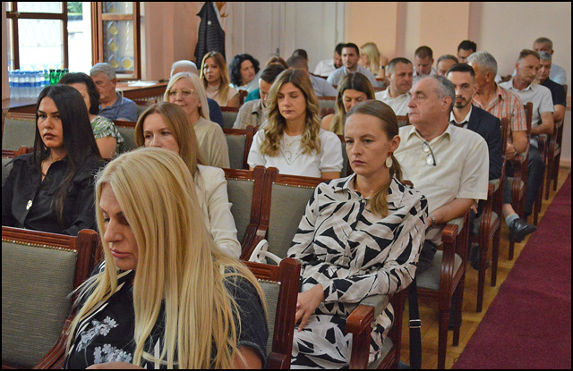 Užička vlast prodala poslovni prostor grada u bescenje, tužilaštvo ispituje sumnje na korupciju 4 Odbornici vlasti Foto Nenad Kovacevic