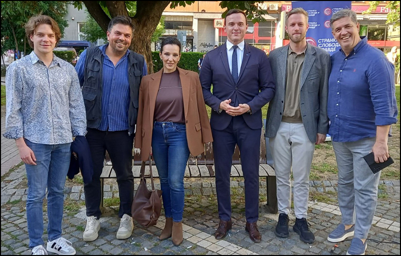 Tribina Stranke slobode i pravde i kontra okupljanje naprednjaka u Užicu 2 Tribina Foto SSP Uzice 2
