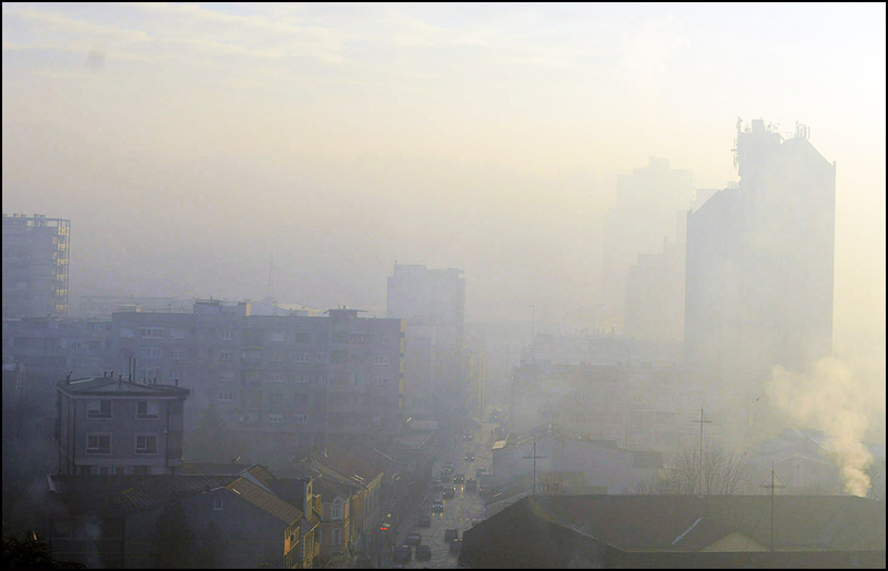 Uzice u smogu Foto Nenad Kovacevic